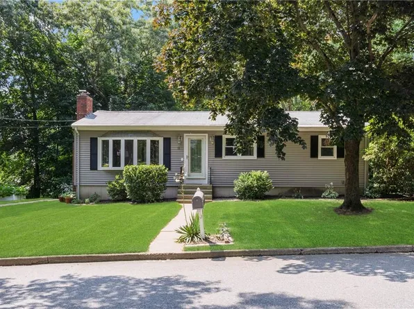 11 Mitola Dr, North Kingstown, RI 02852