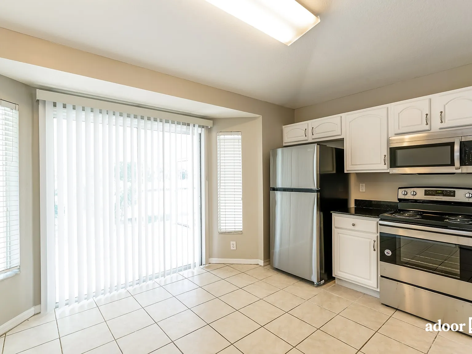 3 bed, 2.0 bath, 1300 sqft, $2,195 — Photo 4