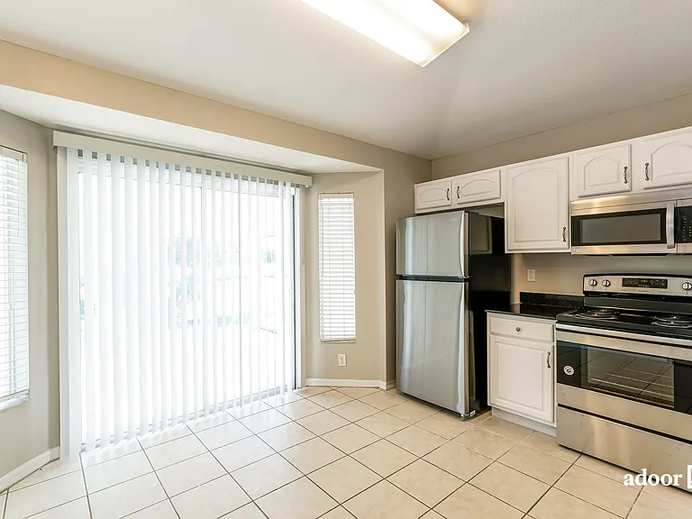 439 Maple Pointe Dr — Photo 4