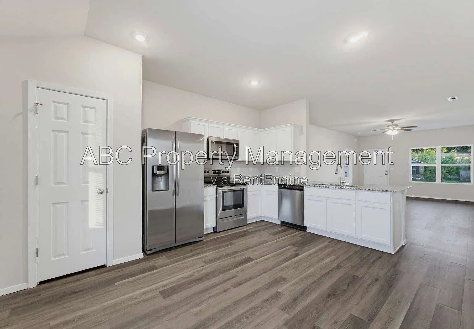 4 bed, 2.0 bath, 1652 sqft, $1,800 — Photo 3