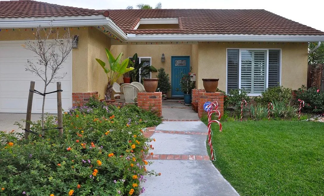 4 bed, 1890 sqft, $5,700 — Photo 1