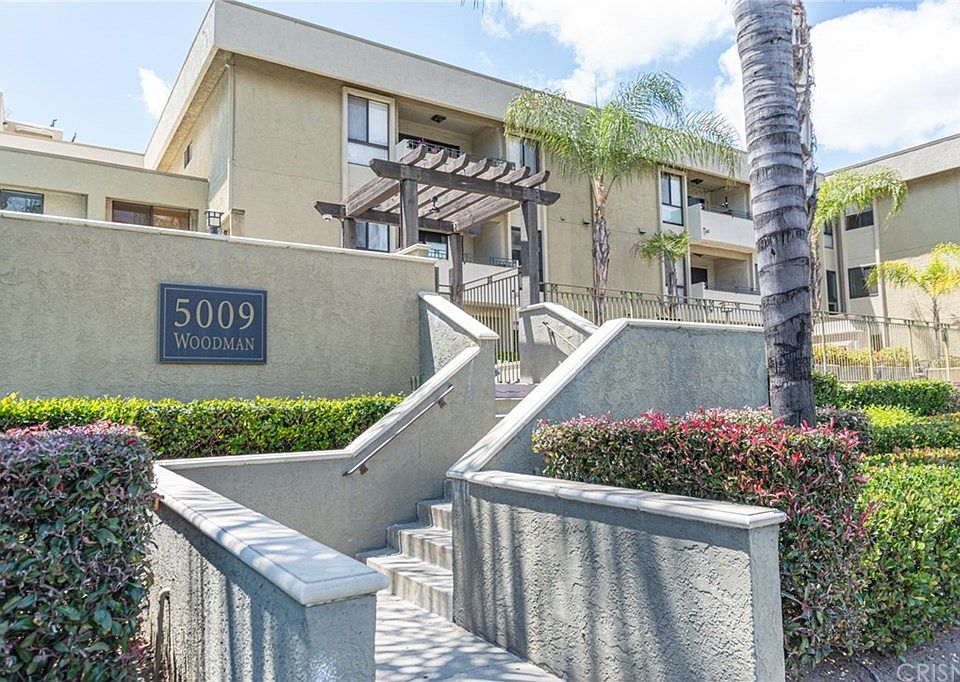 1st image of 5009 Woodman Ave APT 209