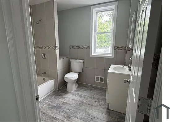 38 Cambridge St #1 — Photo 9