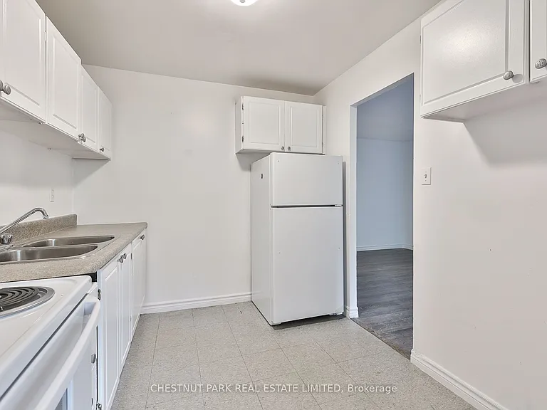 900 Glen St #218 — Photo 15