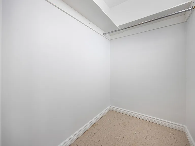 3433 Bathurst St #4 — Photo 13
