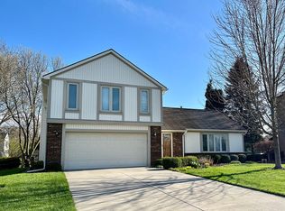 205 Freedom Ln, Waterville, OH 43566