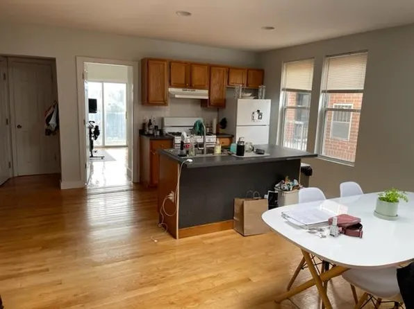 161 Putnam Ave APT 4, Cambridge, MA 02139