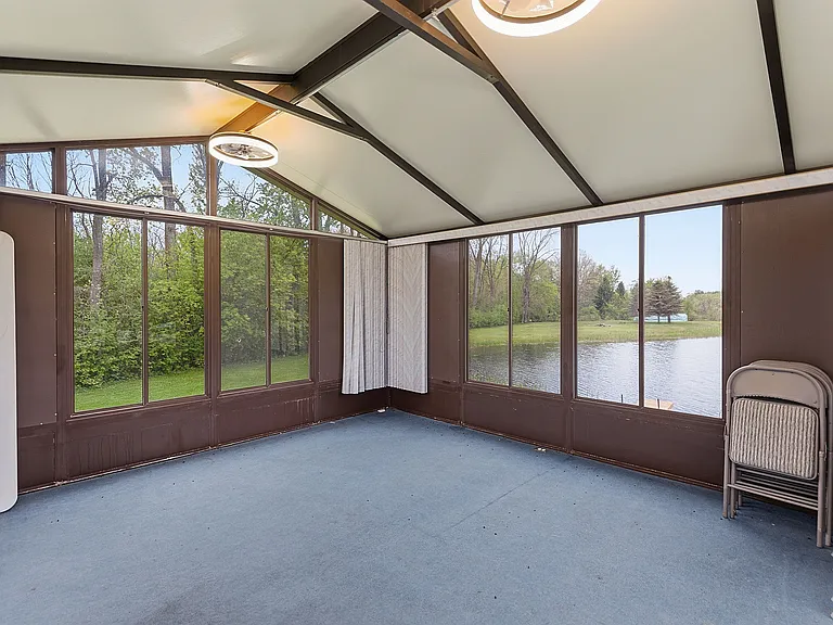 1392 Maple Grove Rd — Photo 8