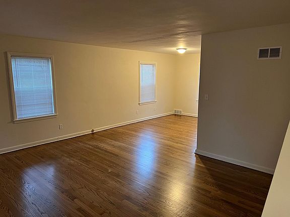 3rd image of 7517 Wyoming St