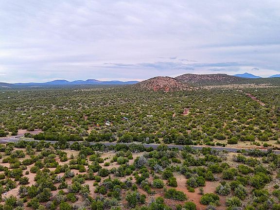 5th image of 132 E Sidewinder Rd