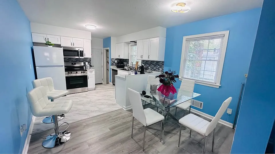 2 bed, 950 sqft, $1,450 — Photo 3