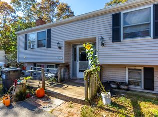 524 Cotuit Rd, Mashpee, MA 02649