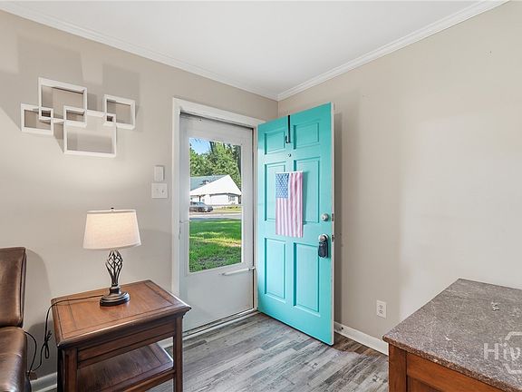 5th image of 32 Silverstone Circle
