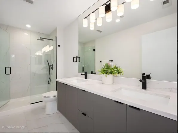 (undisclosed Address), Chicago, IL 60640