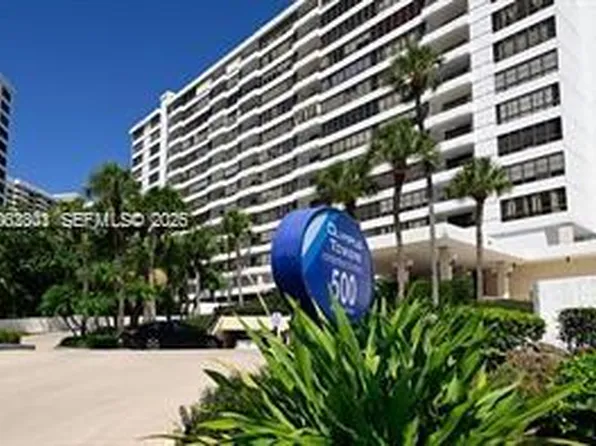 500 Three Islands Blvd APT 908, Hallandale, FL 33009