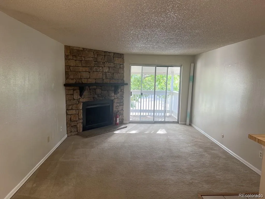 1 bed, 1.0 bath, 708 sqft, $1,095 — Photo 3