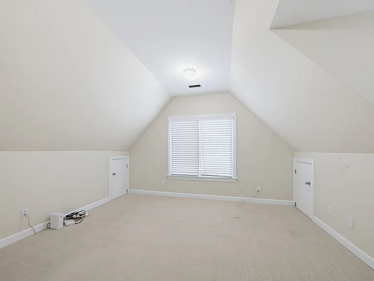 102 Parkside Cir — Photo 27