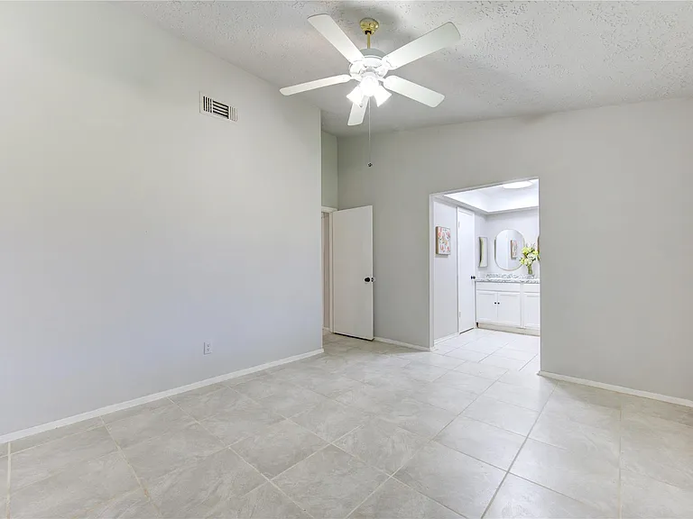 10514 Rancho Bernardo Ln — Photo 19