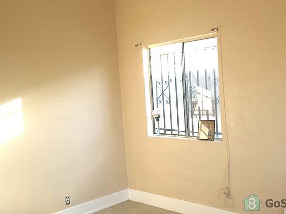 3rd image of 801 E 108th St