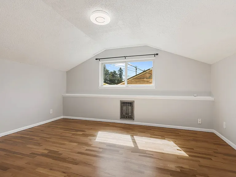 517 Pecks Dr — Photo 13