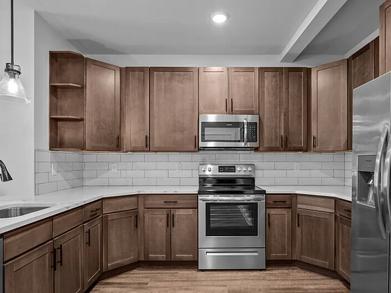 HH Bath View Apartments — Photo 13