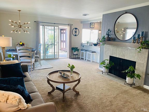 3rd image of 261 Candlelight Drive