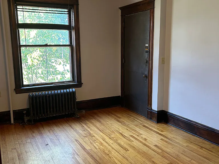 Raymond Flats — Photo 15
