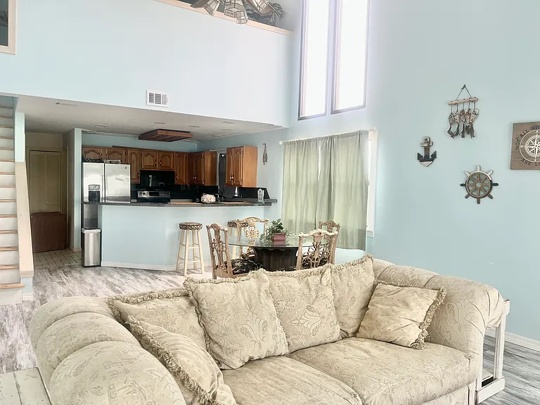 6135 N Lagoon Dr #301 — Photo 9