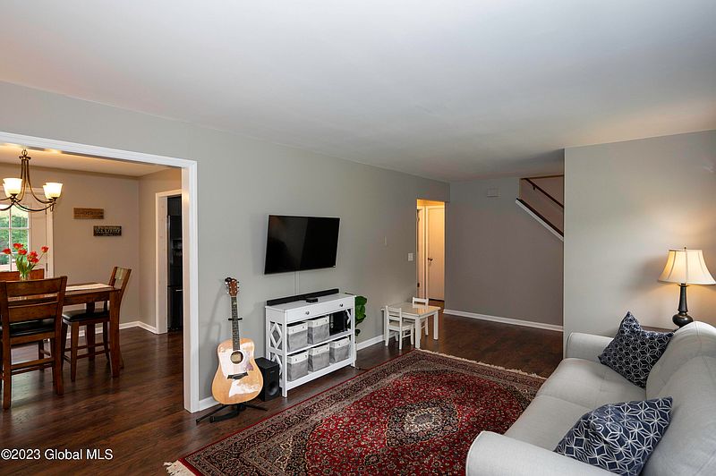 3rd image of 28 Terrel Way
