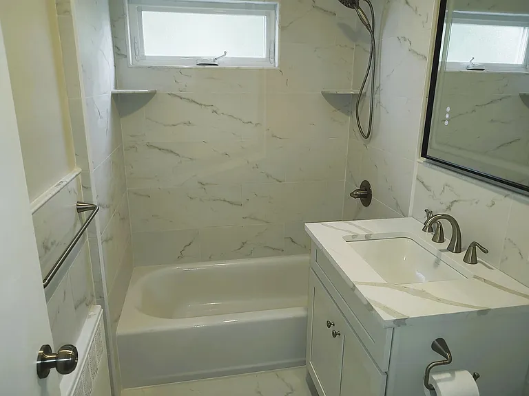117 Bayview Ave #1B — Photo 10