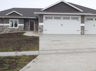 1632 W Legacy Dr, Brandon, SD 57005