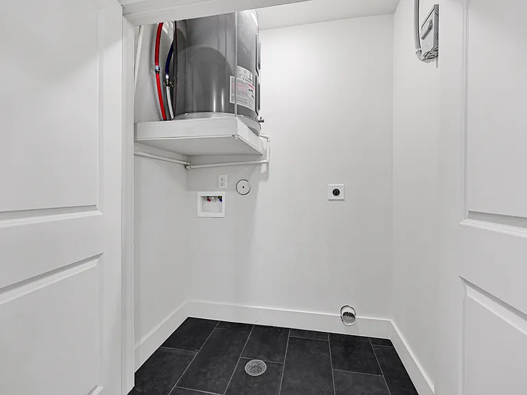 7806 Clearview St #25 — Photo 9