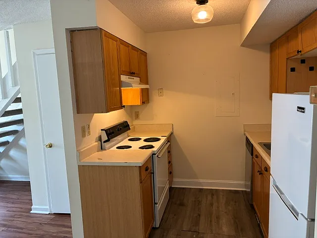 2494 Etiwan Ave #G6 — Photo 7
