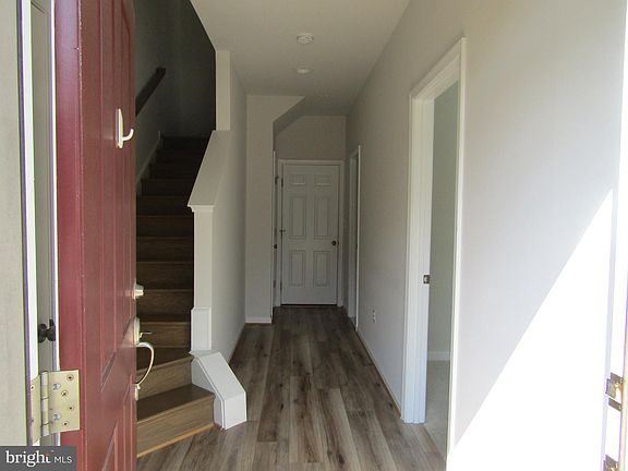 2nd image of 16211 Coolidge Ave