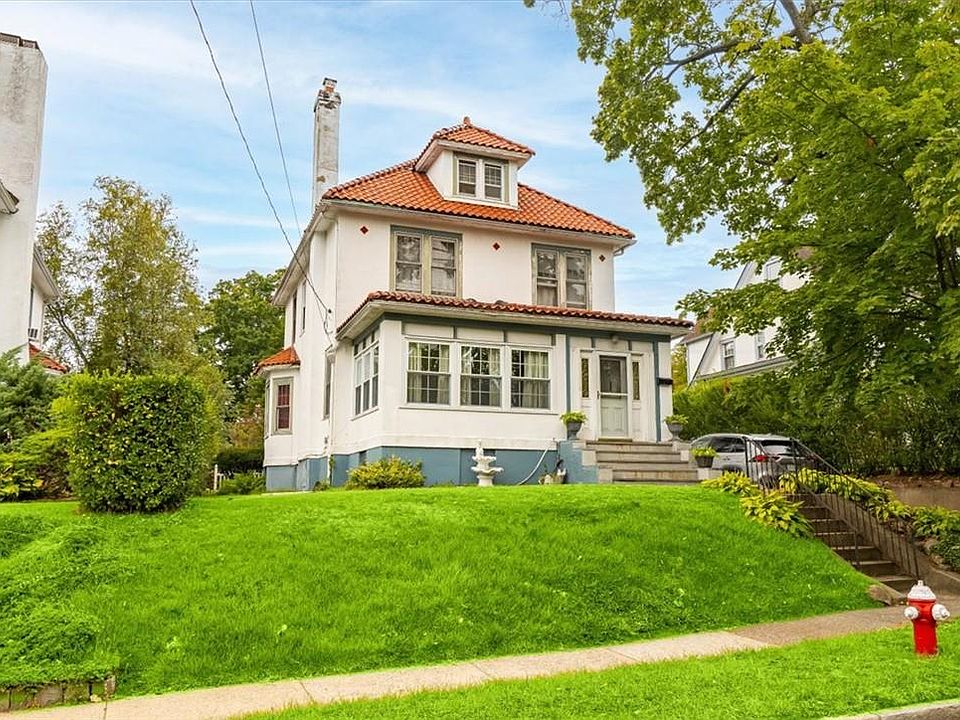 1st image of 572 E Lincoln Avenue