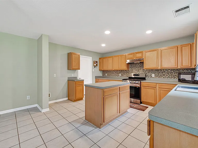 3934 Brook Garden Ln — Photo 11