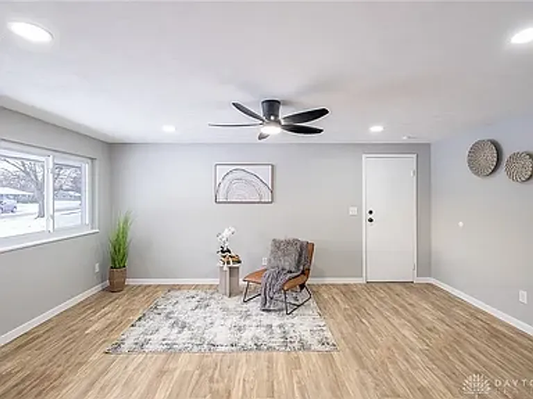 3781 Keswick Ln — Photo 18