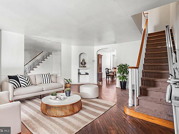 5th image of 7048 E Roosevelt Blvd