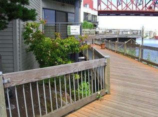940 NW Naito Pkwy APT L10, Portland, OR