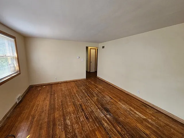 2 bed, 1031 sqft, $1,150 — Photo 3