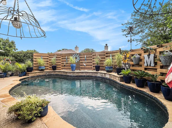 6213 Bowin Dr, Fort Worth, TX 76132