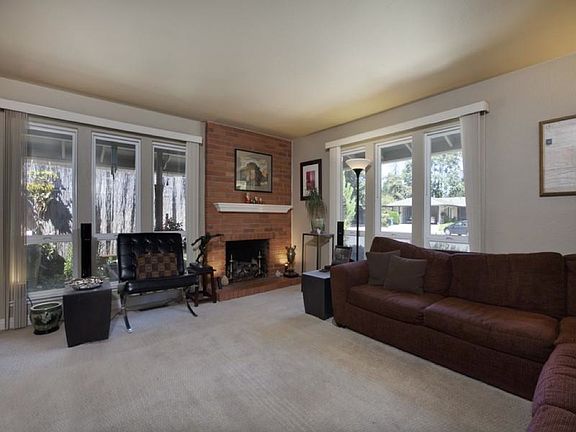 2nd image of 23 Sutters Mill Ct