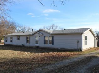 401 S Carbon St, Girard, KS 66743