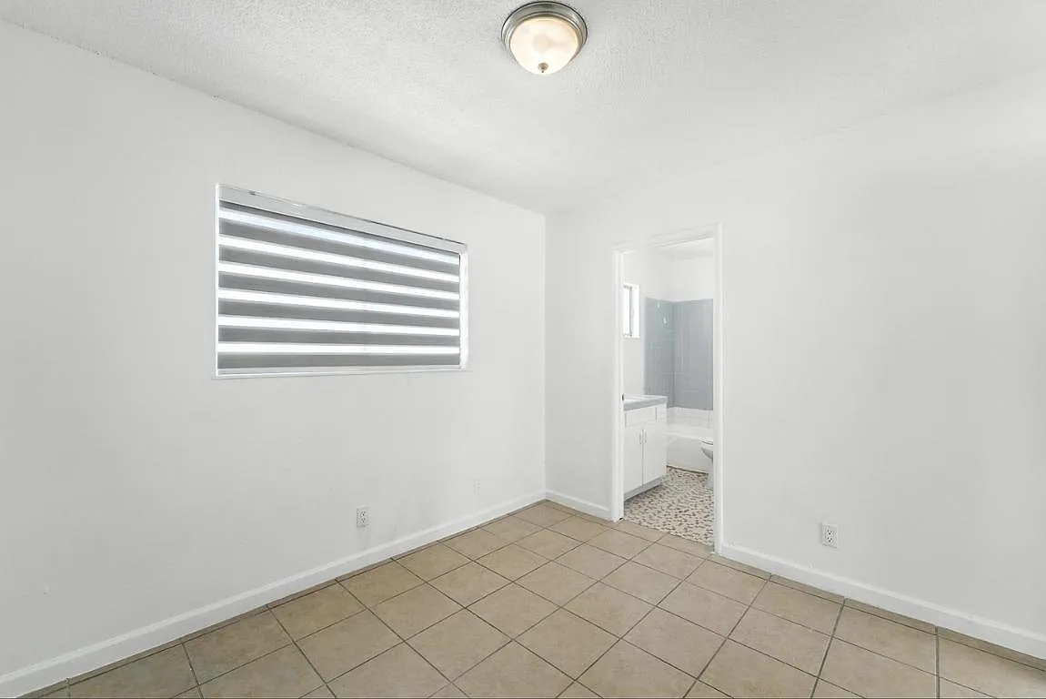 132 W 18th St - 5 — Photo 2