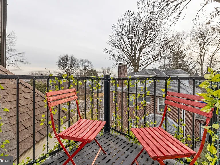 220 S Scott Ave #3 — Photo 6