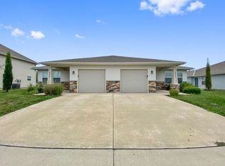 8226 SW 1st St, Blue Springs, MO 64014