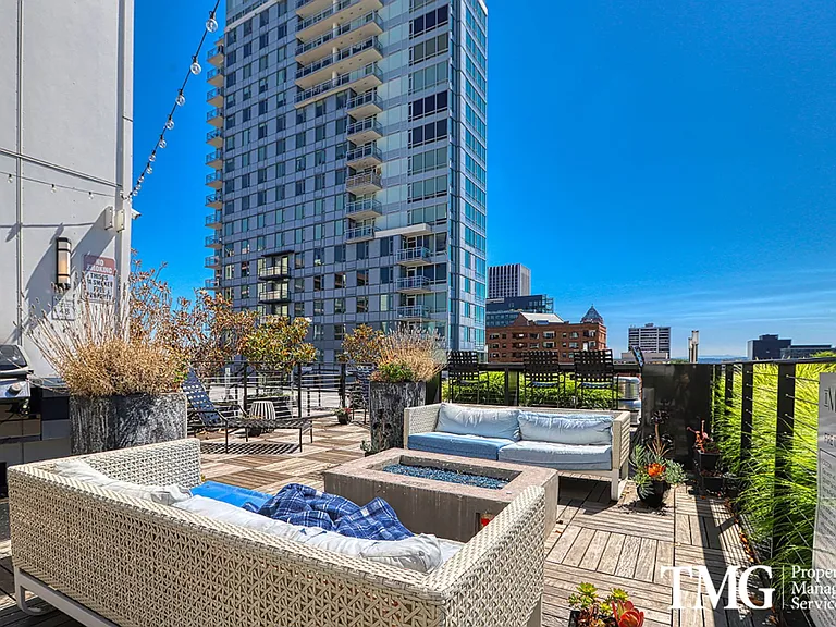 11 Marche Apartments — Photo 49
