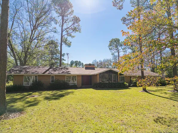 4912 Holly Hill Rd, Albany, GA 31721