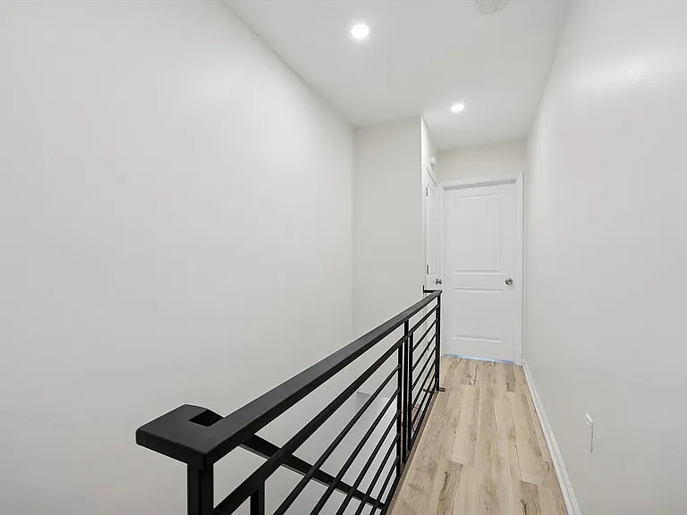 2615 Earp St — Photo 9