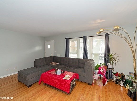 2nd image of 9882 Garden Ct